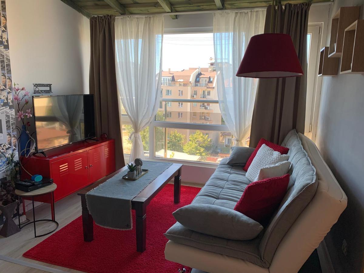 Apartemen Lovely Penthouse With An Indoor Fireplace